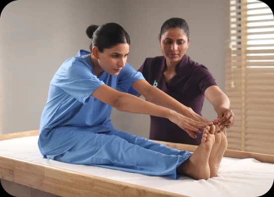 paramedic giving panchakarma treatment